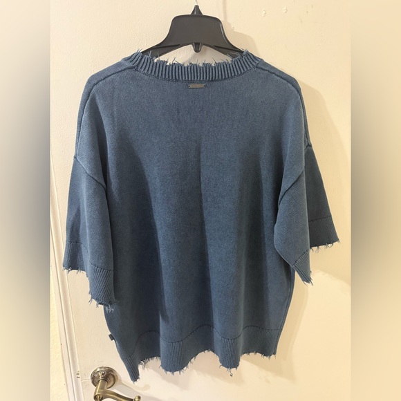 Michael Kors Navy Frayed Knit Top oversized - Picture 1 of 3